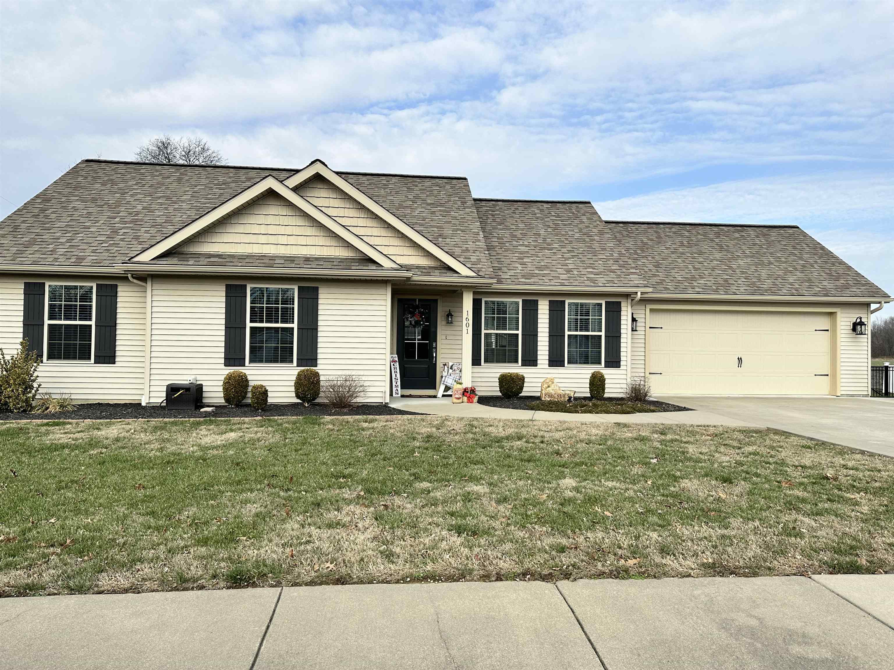1601 Sterling Creek Dr  Henderson KY 42420 photo