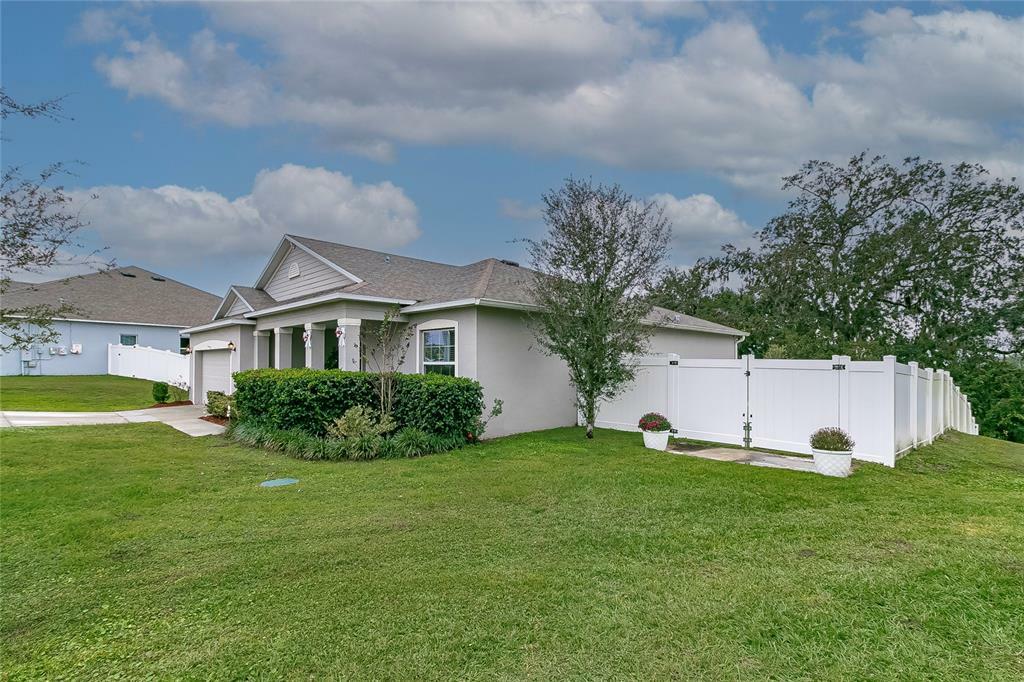 Property Photo:  1944 Bell Creek Loop  FL 34731 