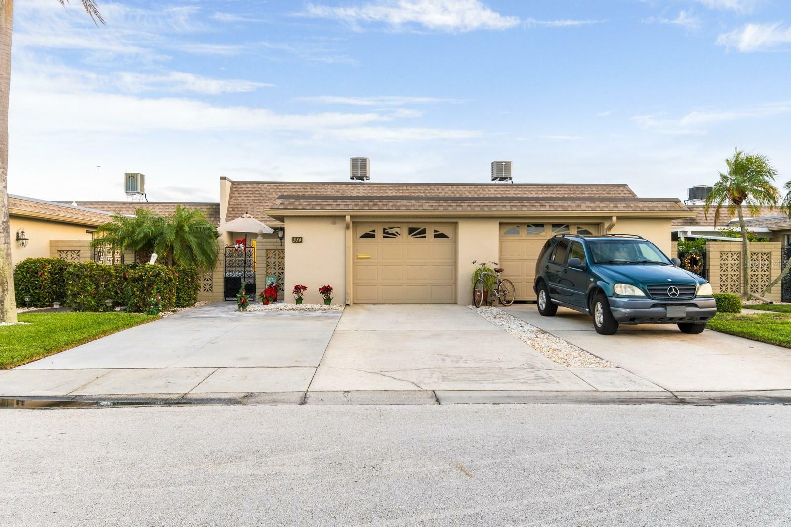 Property Photo:  574 Boca Ciega Point Boulevard N  FL 33708 