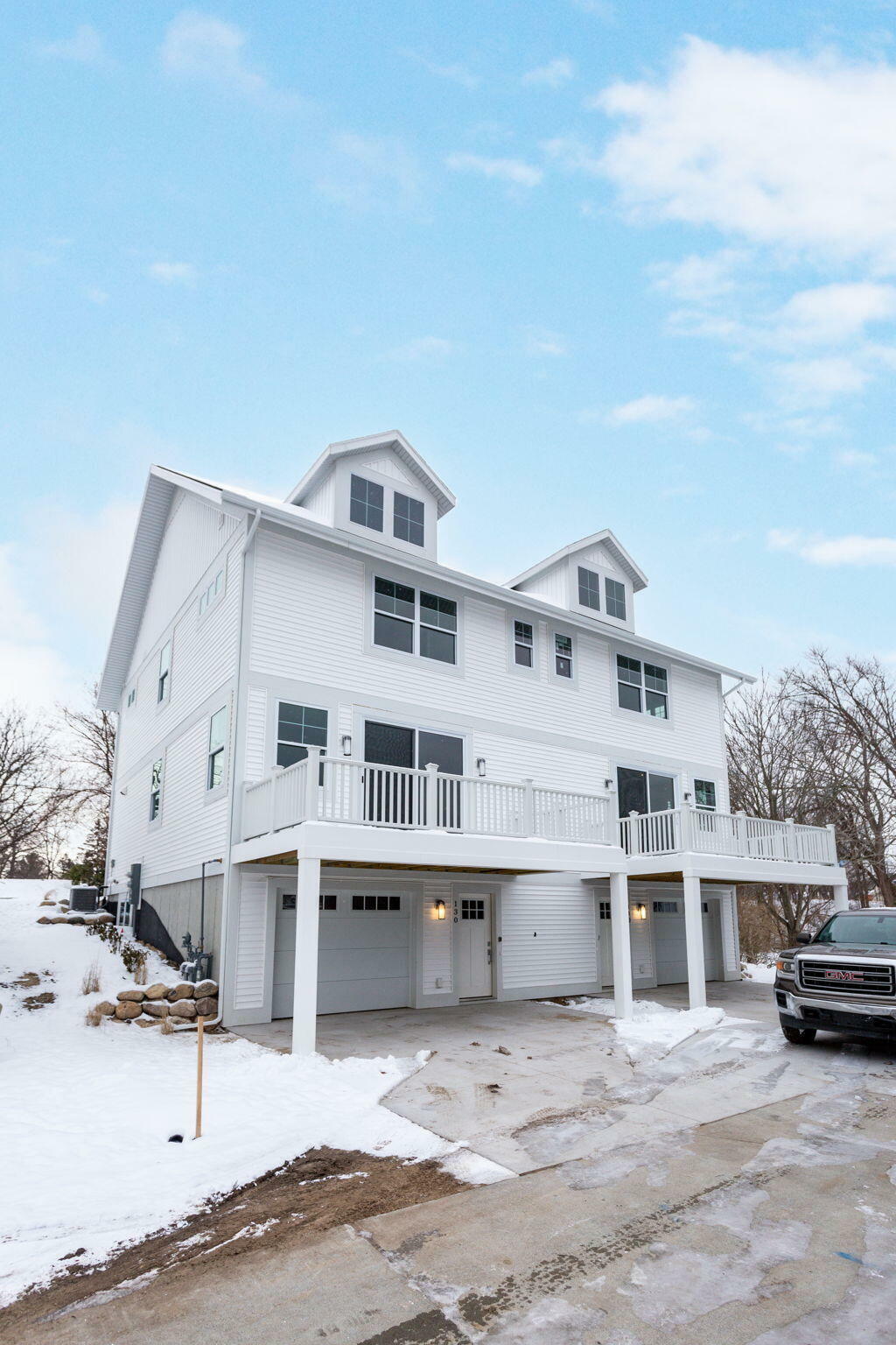 Property Photo:  130 Kewatin Court  MI 49406 