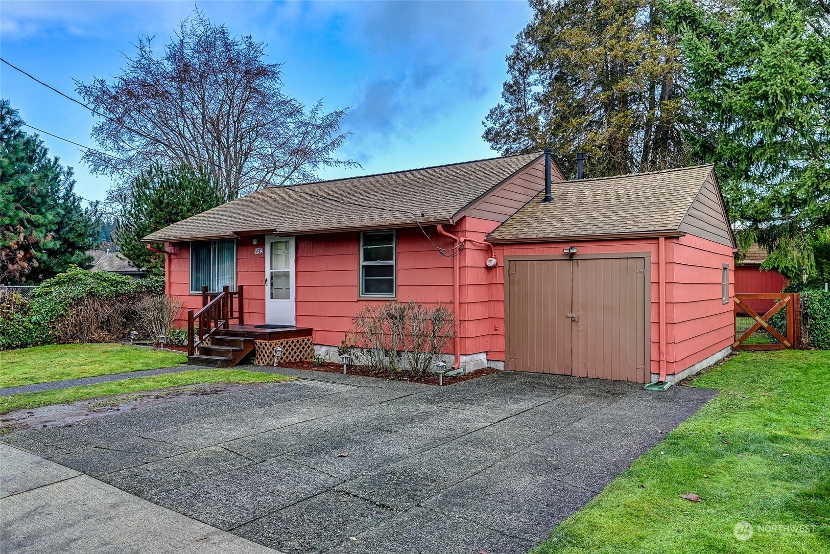 Property Photo: 134 3rd Avenue SW WA 98047