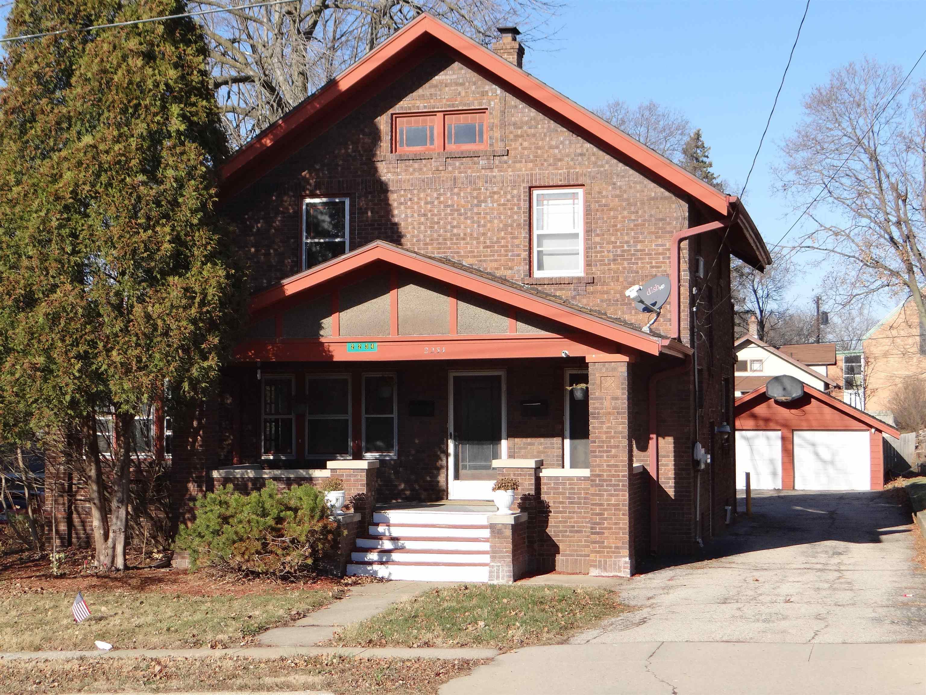 Property Photo:  2234 Broadway Street  IL 61104 