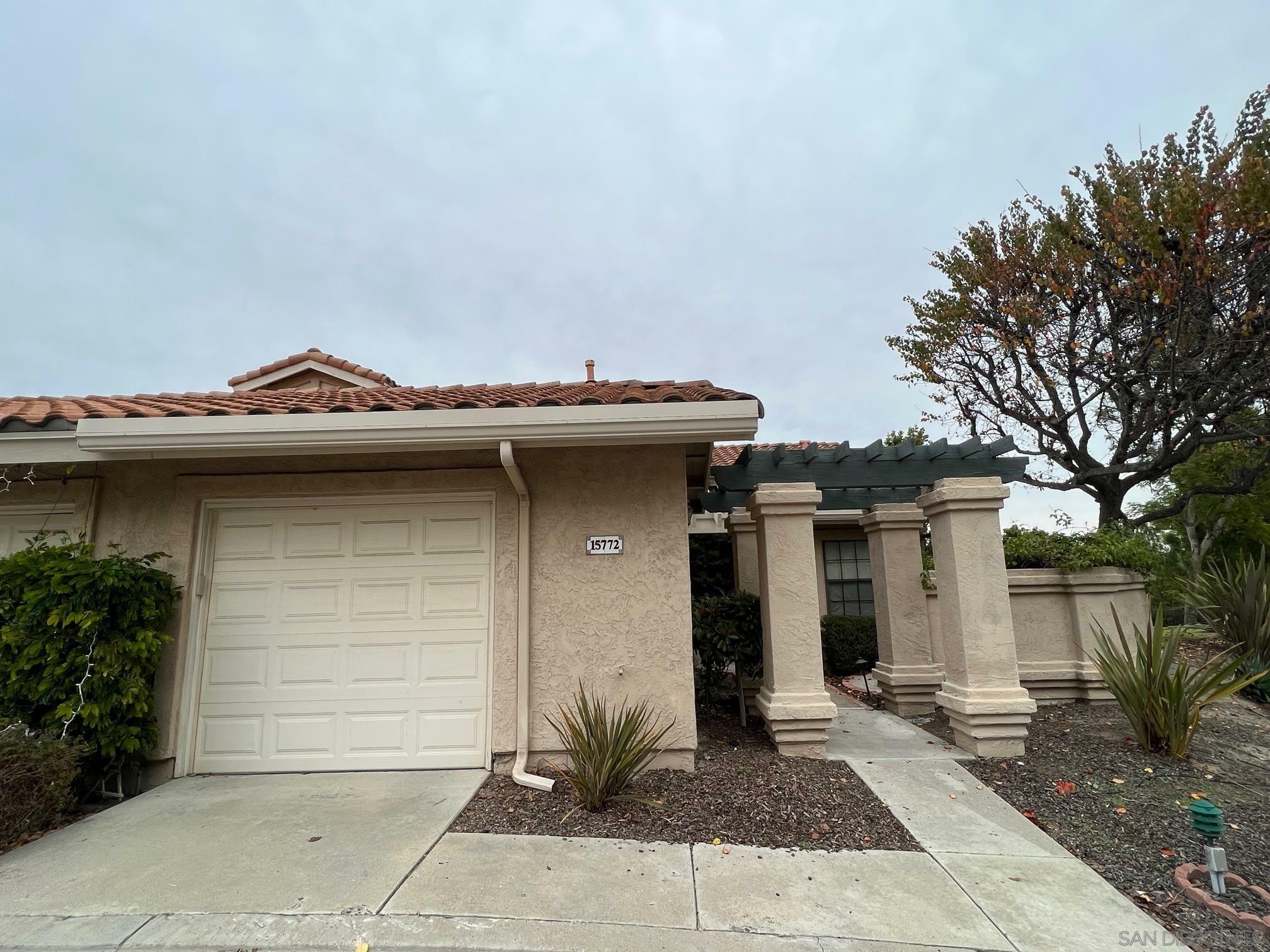 Property Photo:  15772 Via Calanova  CA 92128 