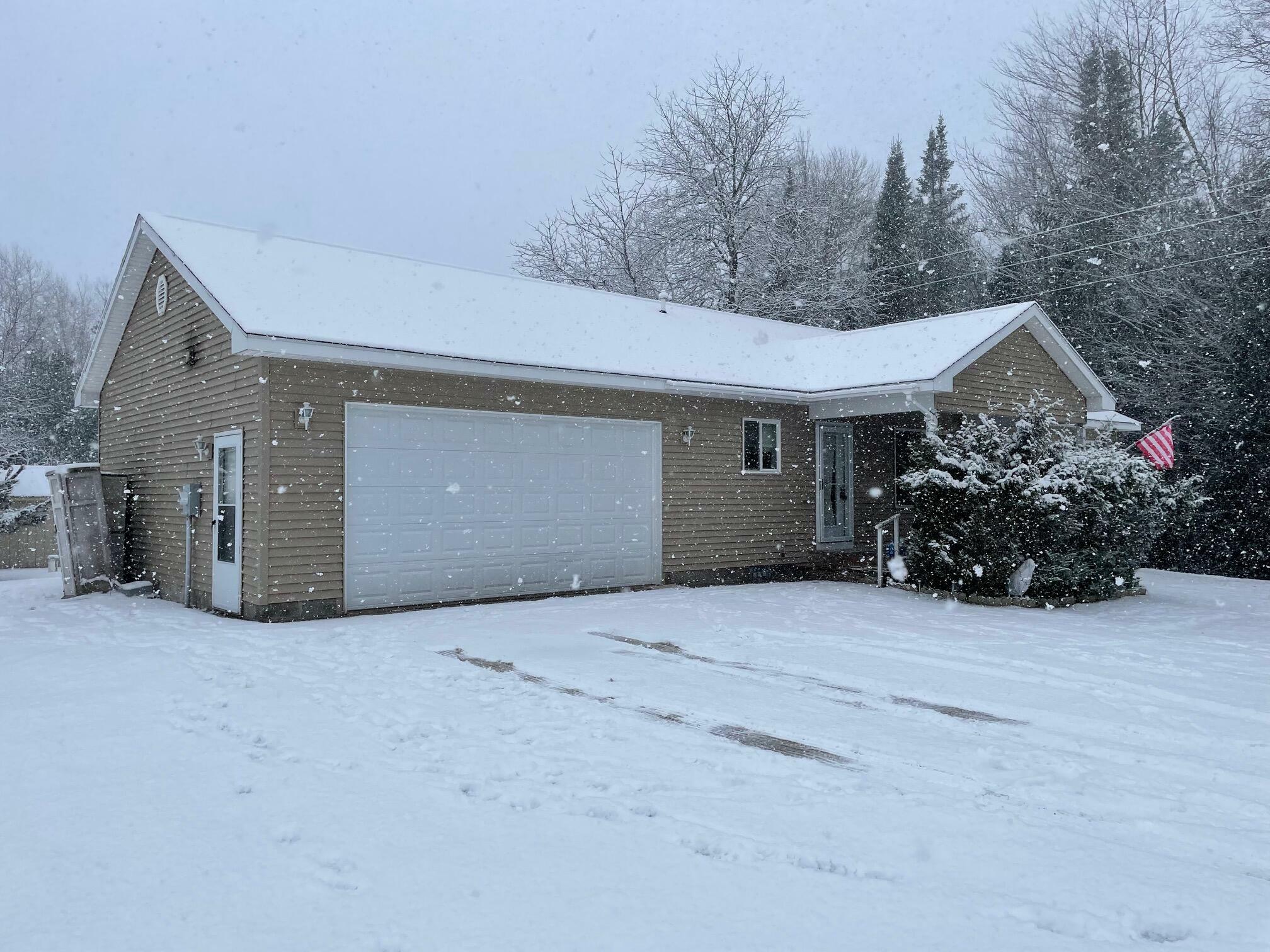 Property Photo:  3781 Golfview Drive  MI 49799 