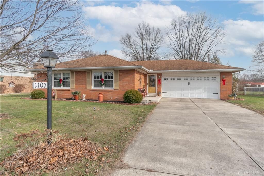 Property Photo: 1107 Maplecrest Drive OH 45373
