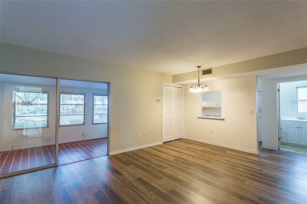 Property Photo:  6005 Lilli Way  FL 34207 