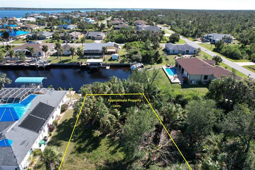 Property Photo:  2506 Herron Terrace  FL 33981 