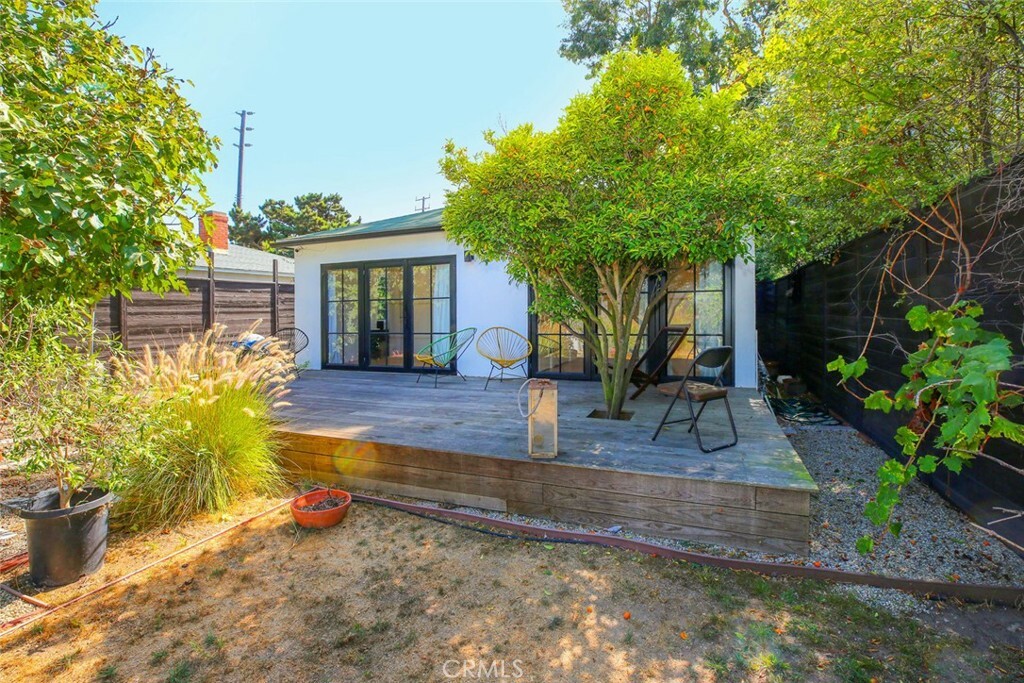 Property Photo:  1113 Amoroso Place  CA 90291 