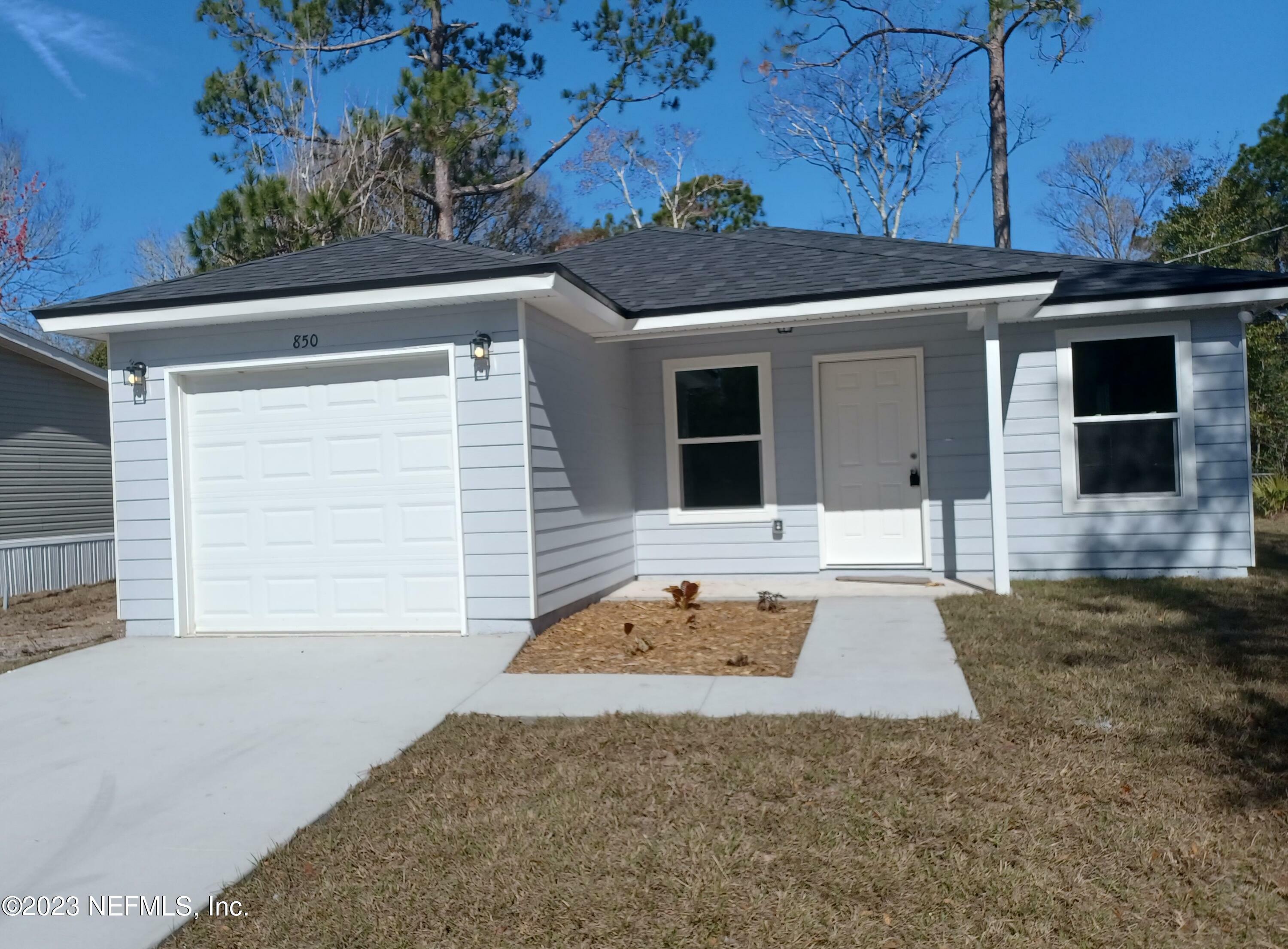 Property Photo:  850 W 13th Street  FL 32084 