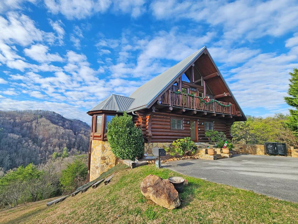 Property Photo:  2450 Smoky Vista Way  TN 37862 