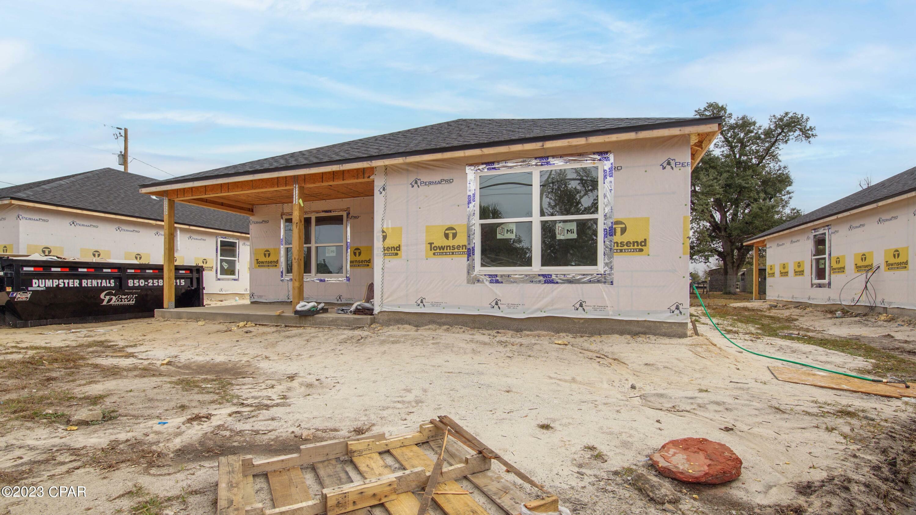 Property Photo: 530 Camellia Avenue FL 32404