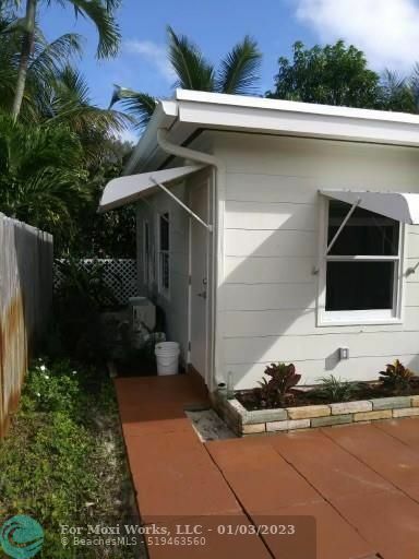 Property Photo:  1456 NE 5th Ter  FL 33304 