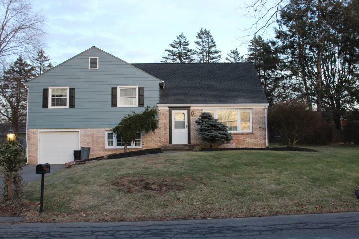 110 Kendon Drive  Palmer Twp PA 18045 photo