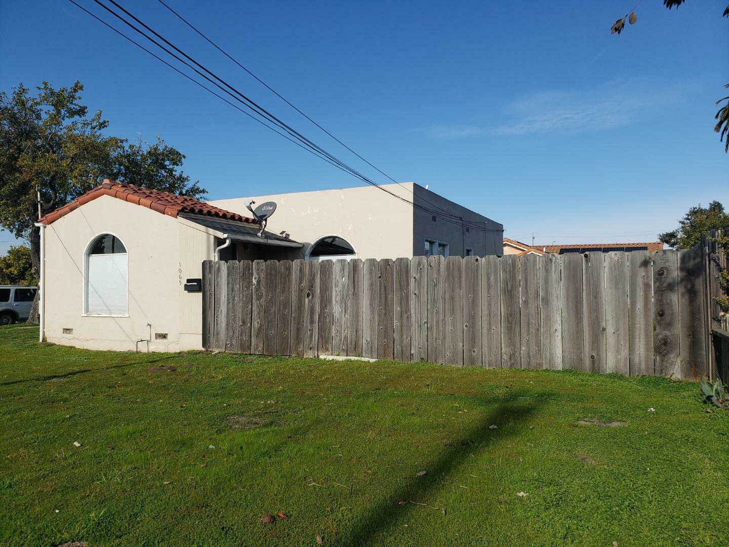 Property Photo:  1065 Parkway Road  CA 93905 