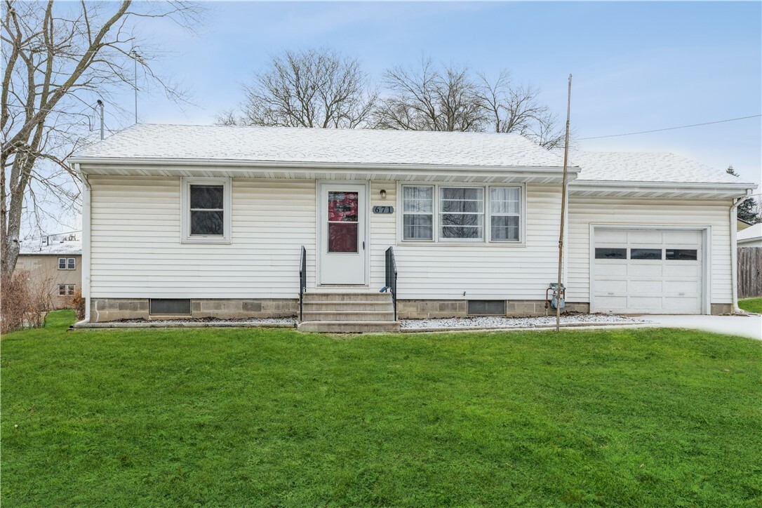 Property Photo:  671 McKinley Avenue  IA 50315 