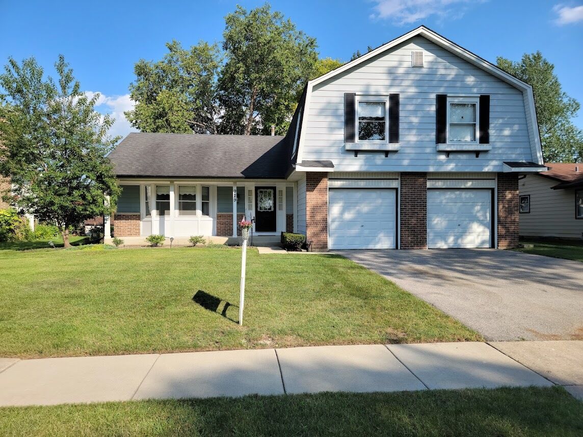 Property Photo:  929 Wisconsin Lane  IL 60007 