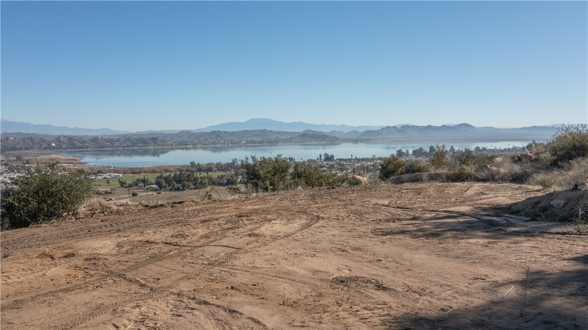 Property Photo:  31 Lakeview  CA 92530 
