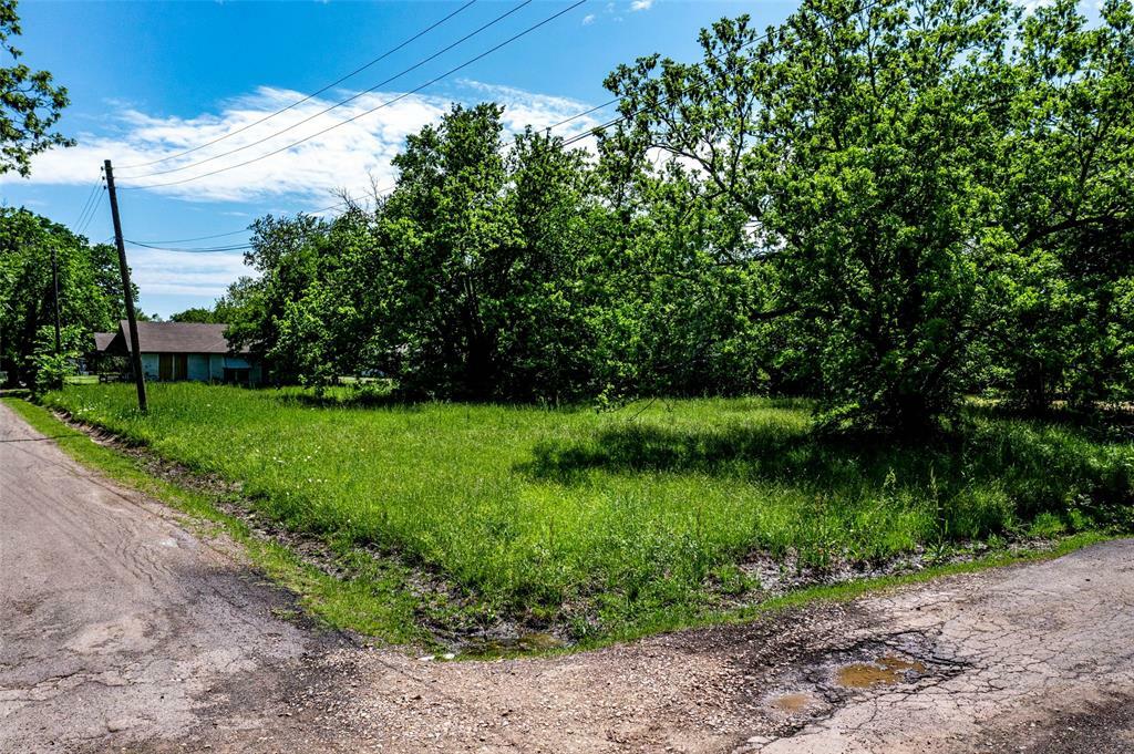 Property Photo:  Tbd S W Corner Of Austin &Amp SW 6th  TX 75432 