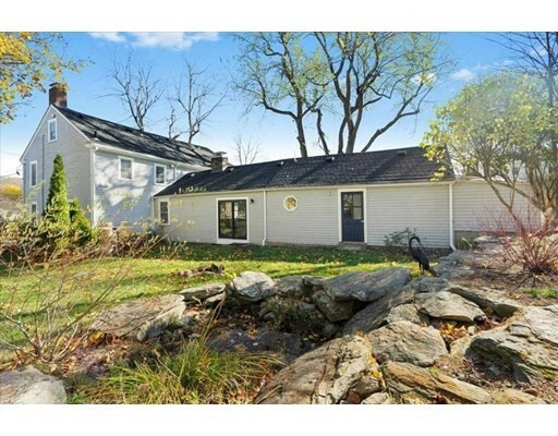 Property Photo:  255 Pleasant St  MA 01612 