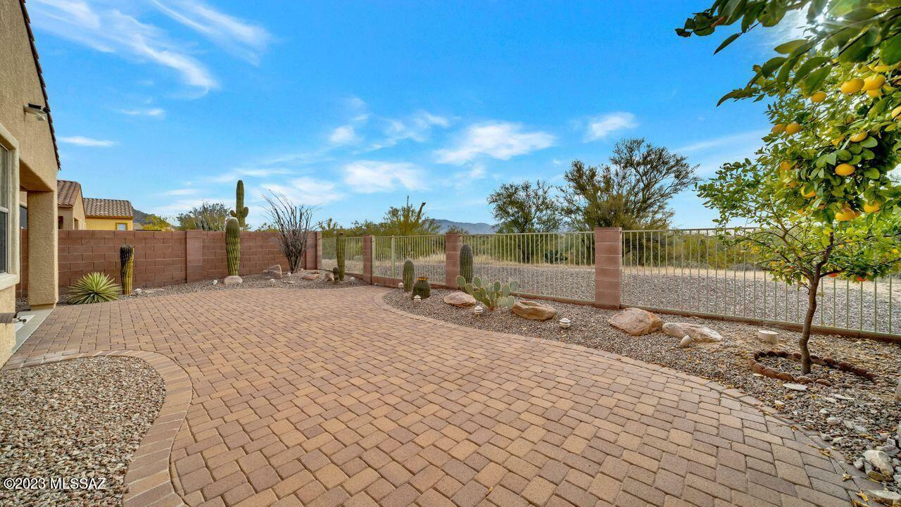Property Photo: 12720 N Gentle Rain Drive AZ 85658