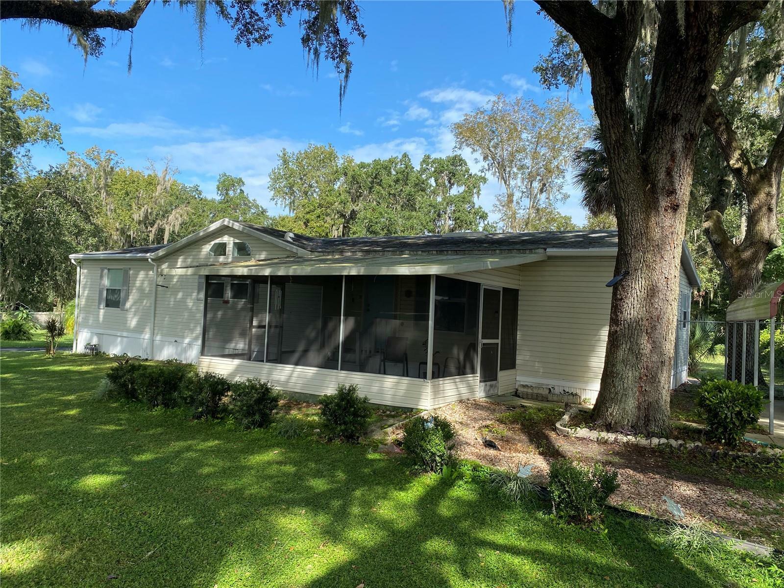 Property Photo:  28945 Hubbard Street  FL 34748 