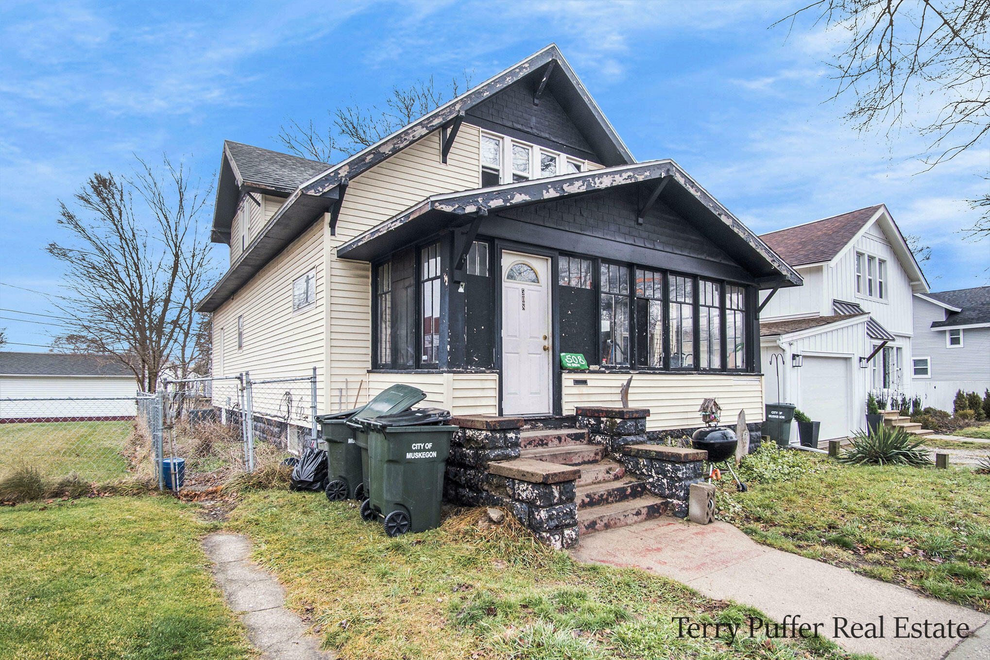 Property Photo:  508 Houston Avenue  MI 49441 