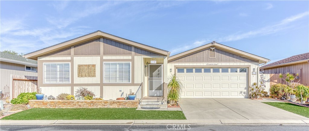 Property Photo:  919 Vista Del Sol  CA 93458 