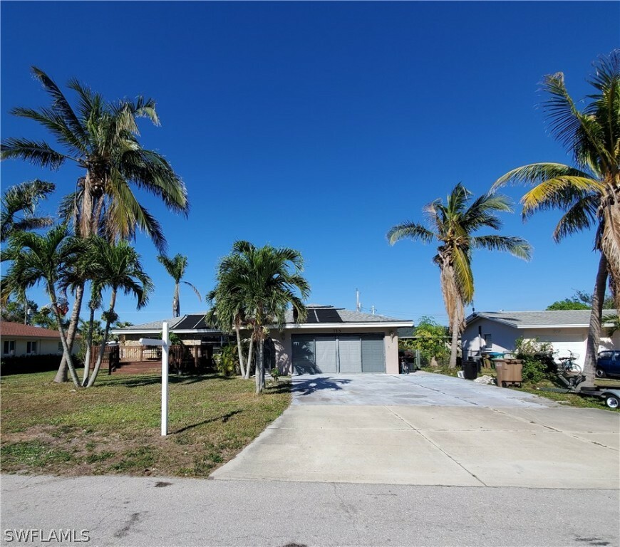 Property Photo:  713 Sesame Court  FL 33904 