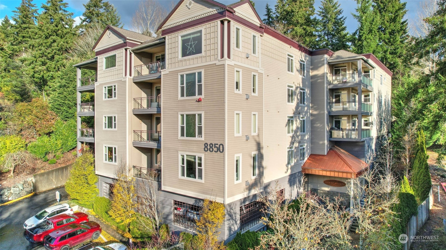 Property Photo:  8850 Redmond-Woodinville Road NE 403  WA 98052 