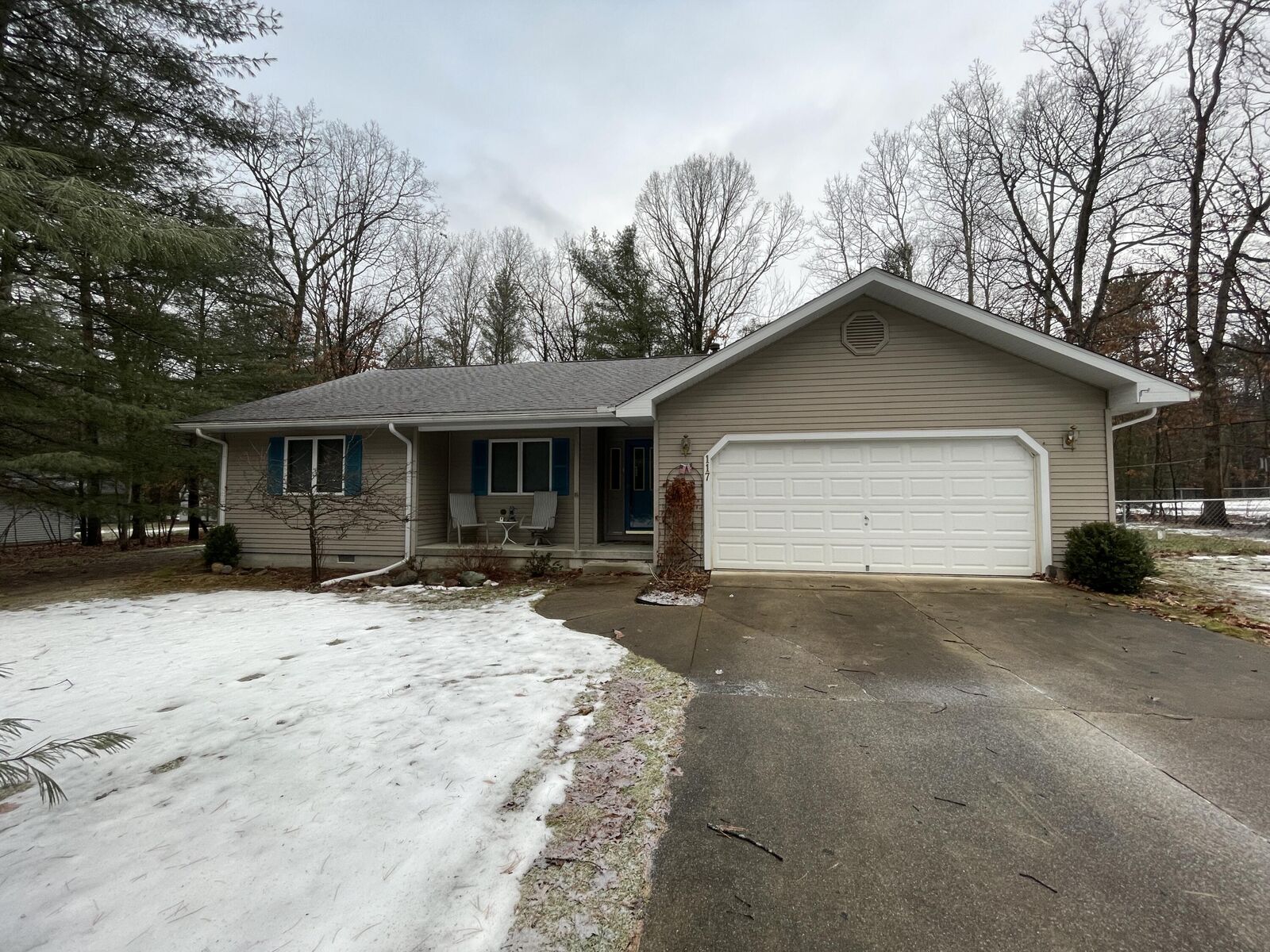 Property Photo:  117 Woodcrest Drive  MI 48653 