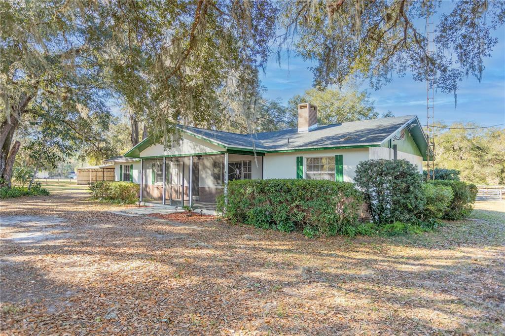 Property Photo:  4740 NE 138th Avenue Road  FL 34488 