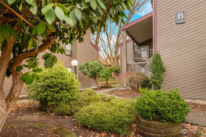 10005 NE 123rd Street D  Kirkland WA 98034 photo