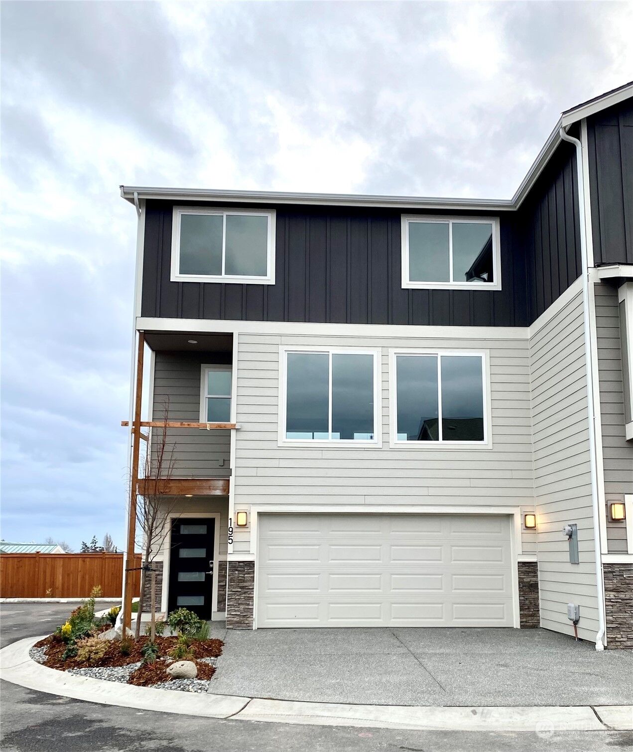 Property Photo: 195 SW 4th Lane WA 98277