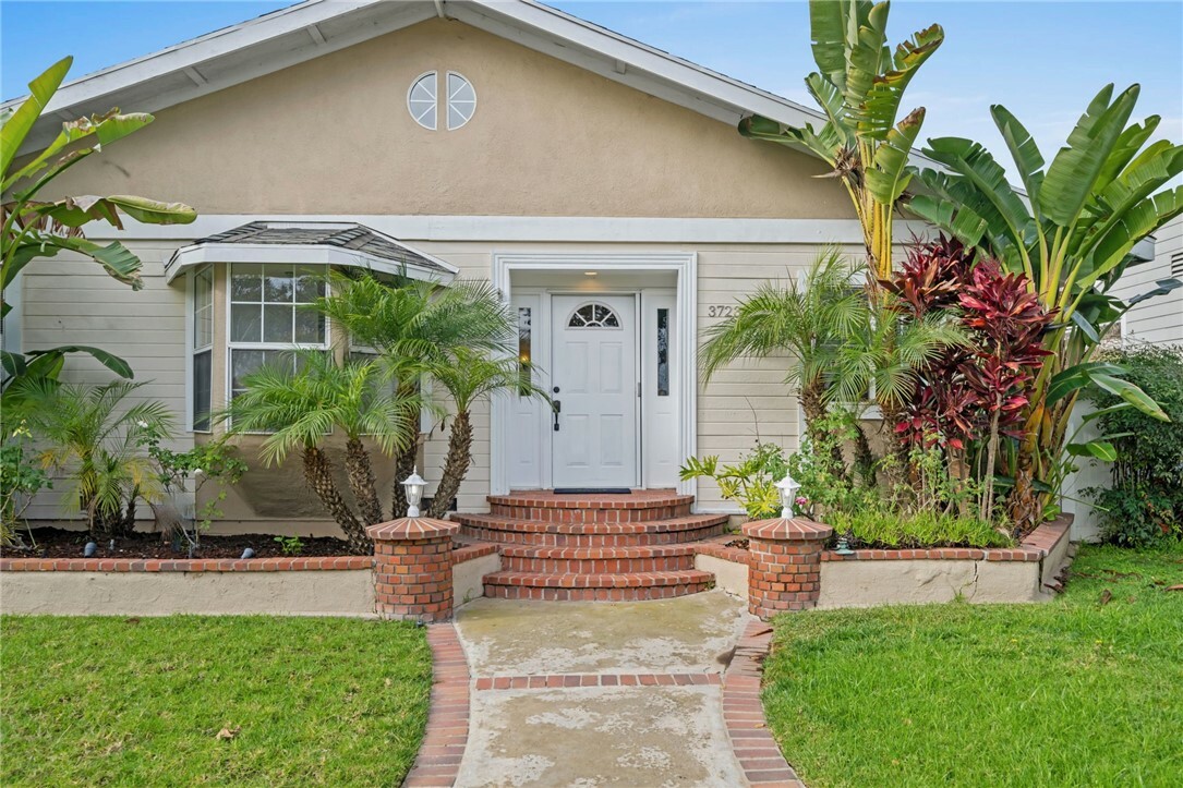 Property Photo:  3723 Gardenia Avenue  CA 90807 