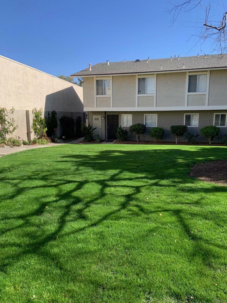 Property Photo: 2112 E Vista Way 15 CA 92084