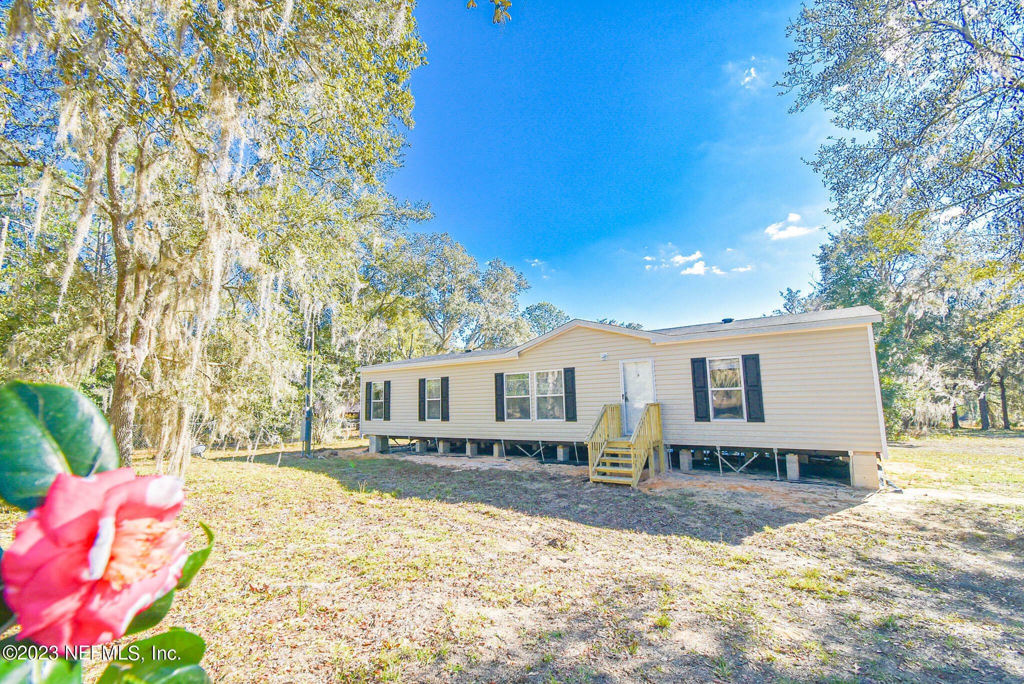 Property Photo:  133 Oak Circle  FL 32148 