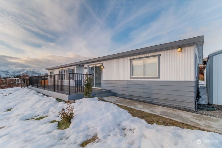 Property Photo:  1613 SE 8th Street  WA 98802 