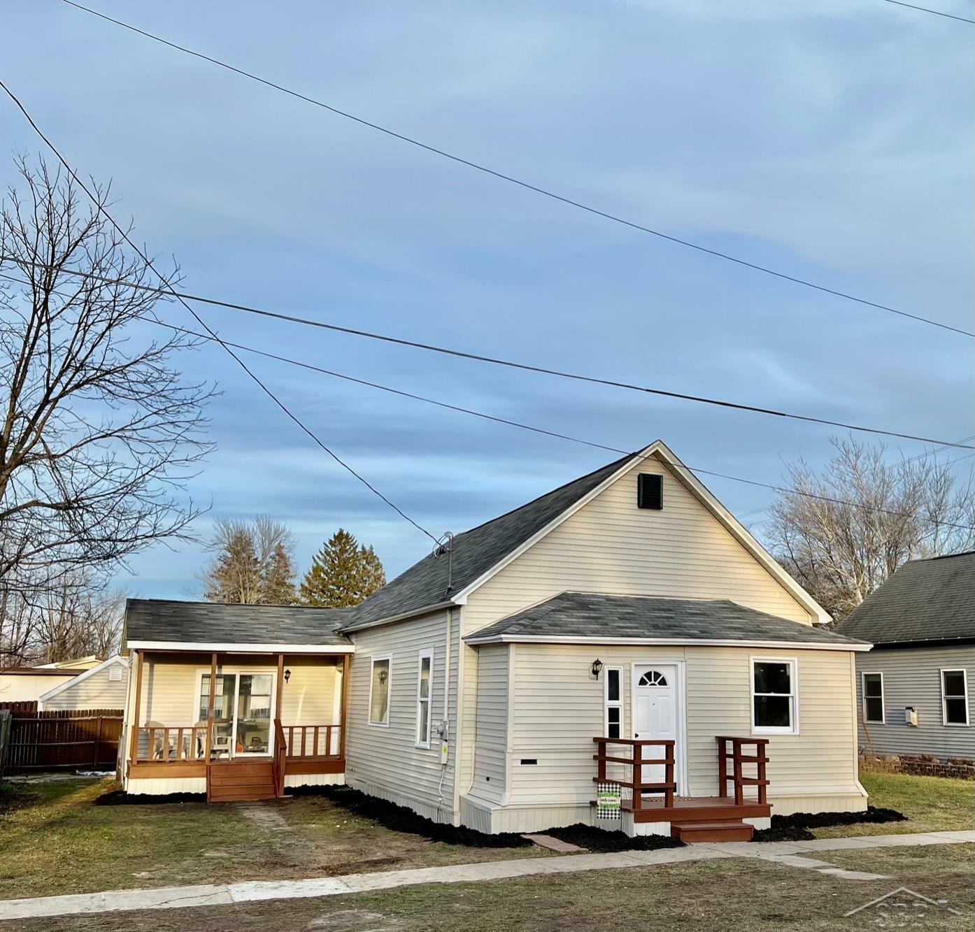 Property Photo:  117 S Irving  MI 48655 