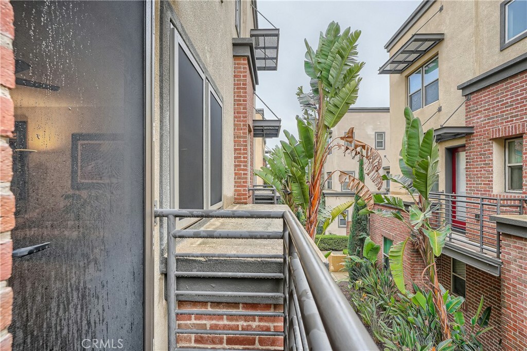 Property Photo:  150 E Olive Avenue B  CA 91016 