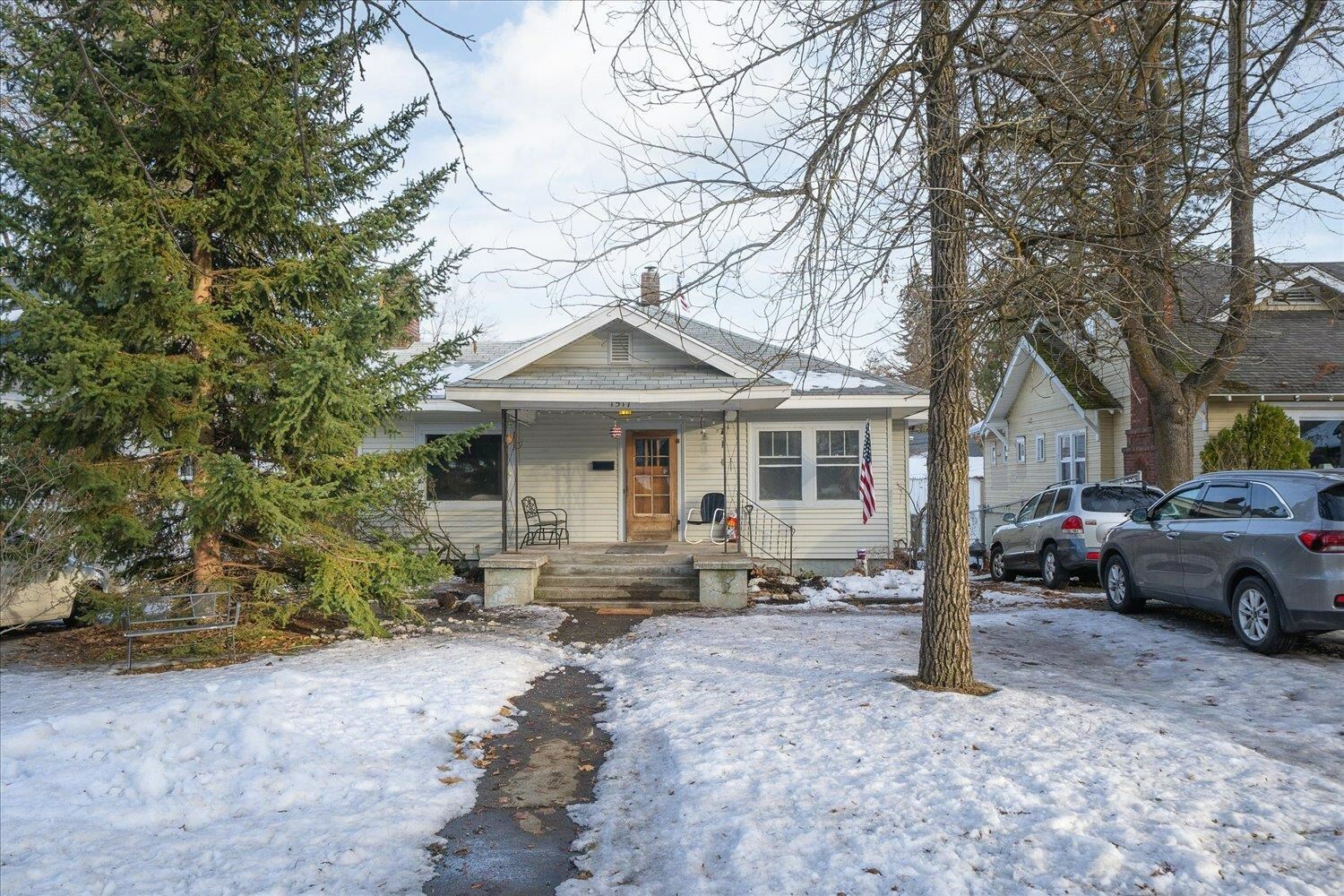 Property Photo: 1517 S Grand Blvd WA 99203