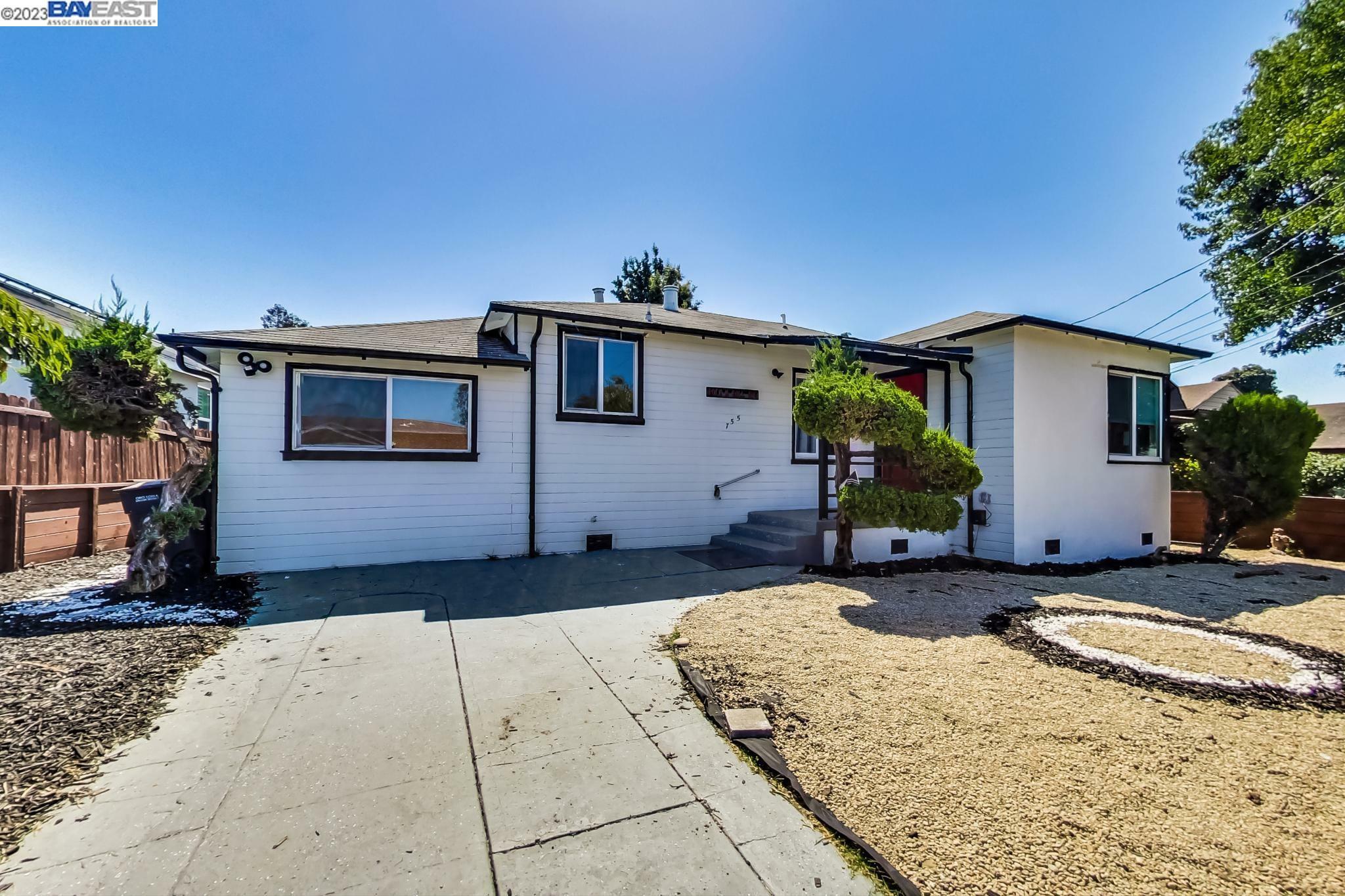 Property Photo:  755 Paradise  CA 94541 