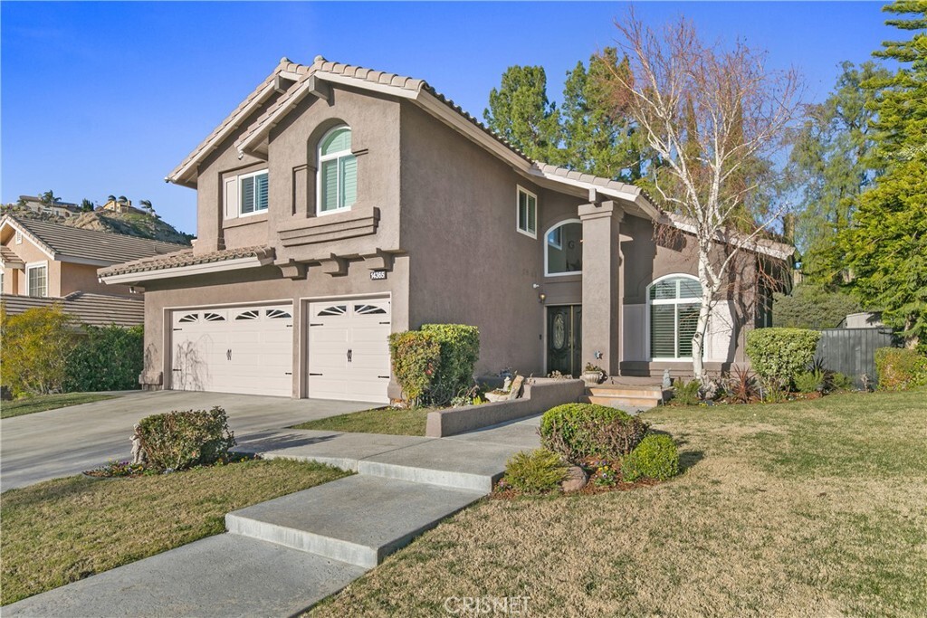 Property Photo: 14365 Pinnacle Court CA 91387