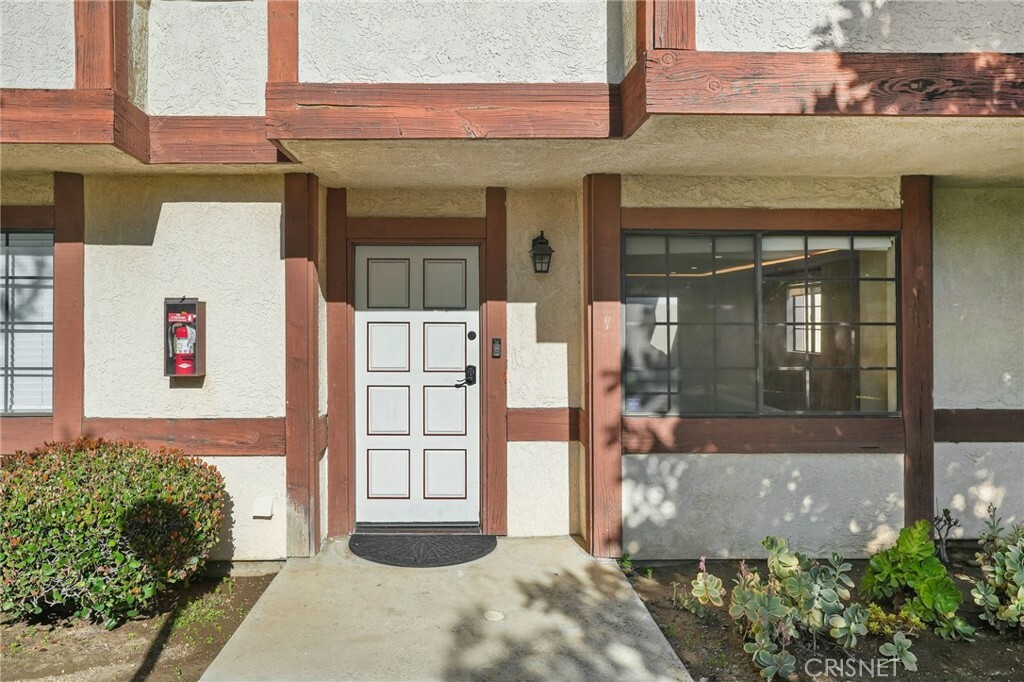 Property Photo:  9325 Sunland Park Drive 1  CA 91352 