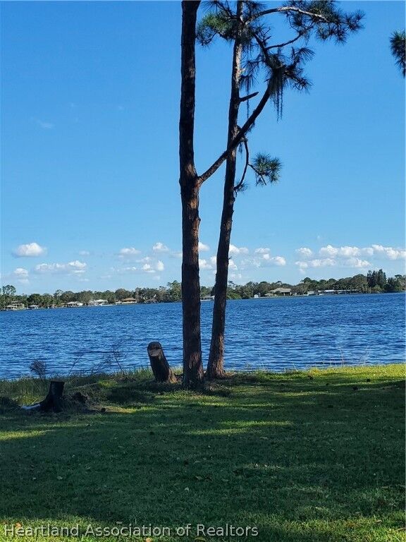Property Photo:  1016 Lake Carrie Drive  FL 33852 