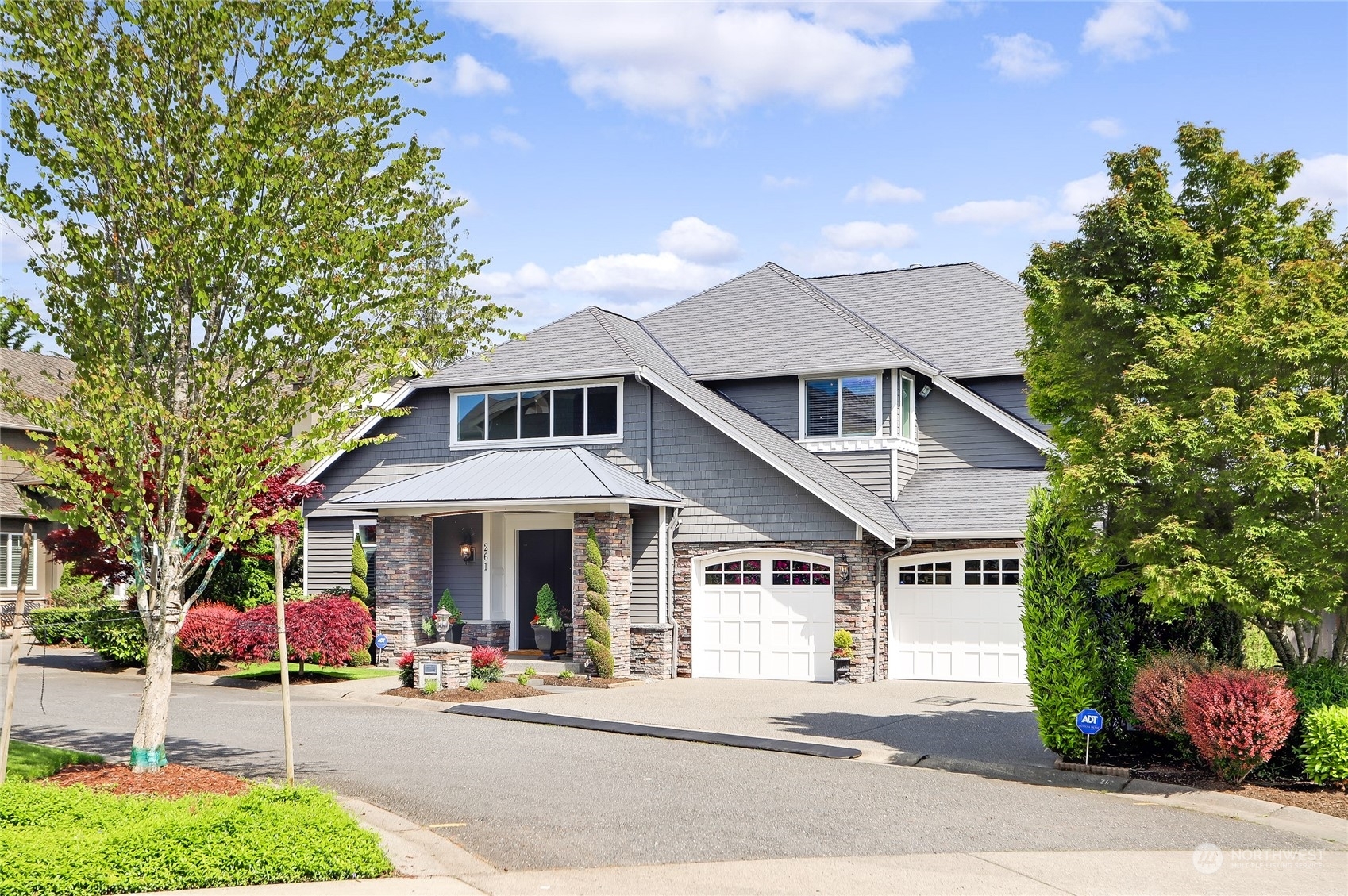 Property Photo:  261 259th Avenue NE  WA 98074 