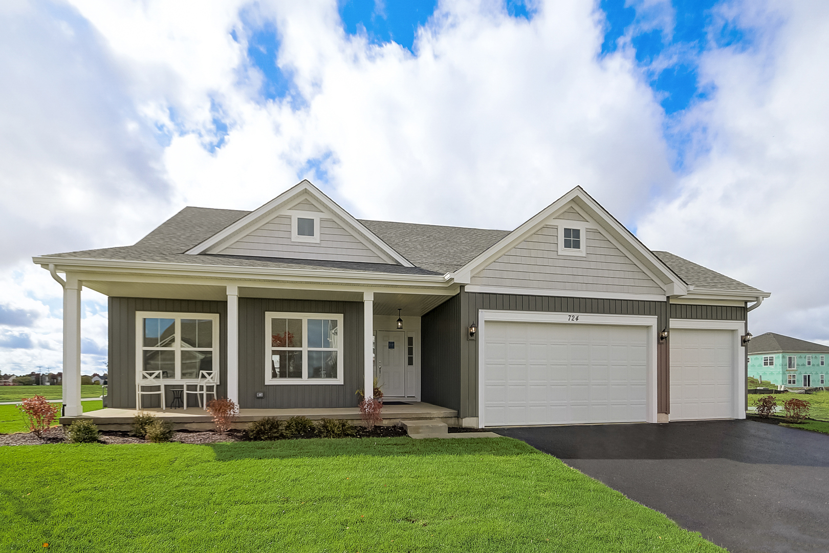 Property Photo: 724 Maplewood Circle IL 60119