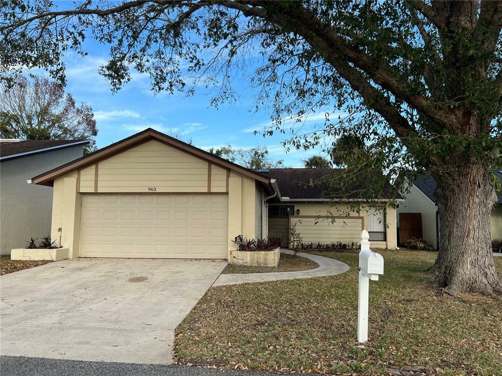 Property Photo:  963 Wedgewood Drive  FL 32708 