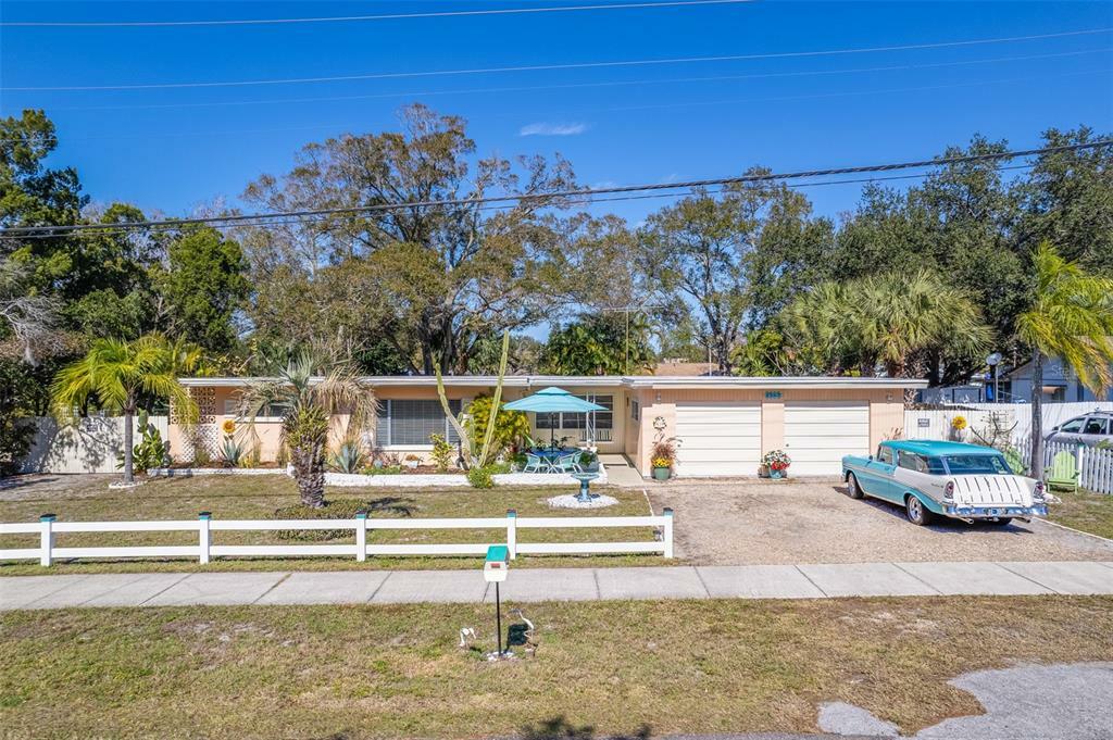 Property Photo:  2543 Dryer Avenue  FL 33770 