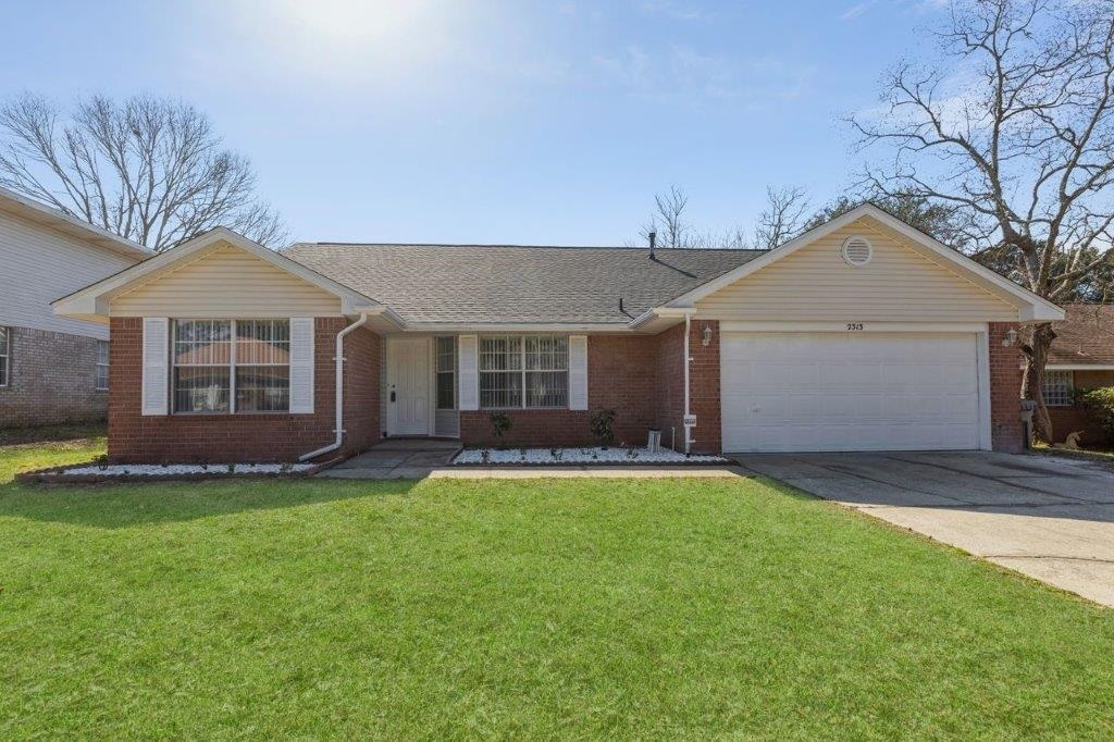Property Photo: 2313 Caddy Shack Ln FL 32526