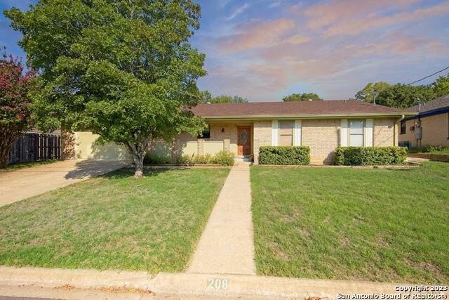 Property Photo:  208 Erin Dr  TX 78028 